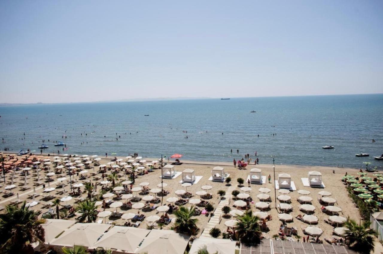 Split Rooftop Suites Durres Bagian luar foto