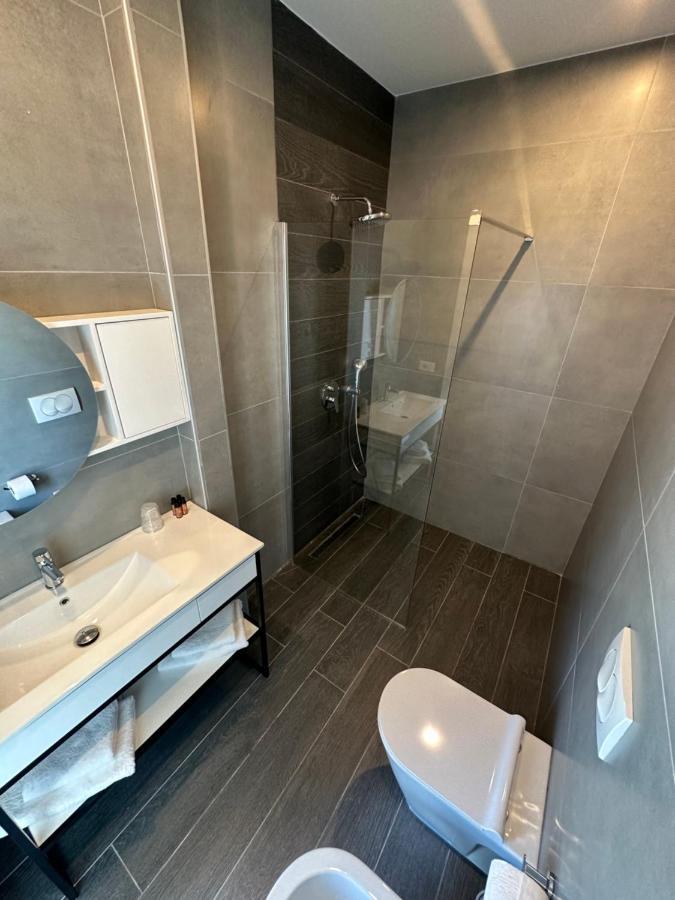 Split Rooftop Suites Durres Bagian luar foto